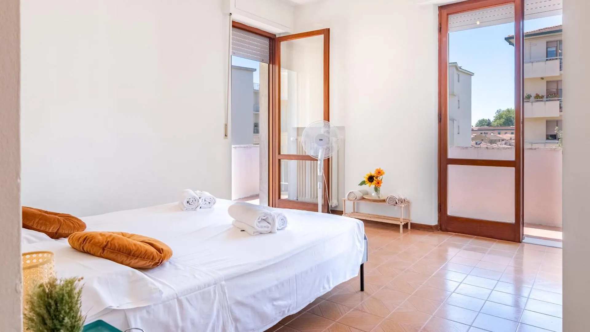 Appartamento Landi 9 - 2 Camere, 3 Balconi, Parcheggio, Zona Residenziale Pisa