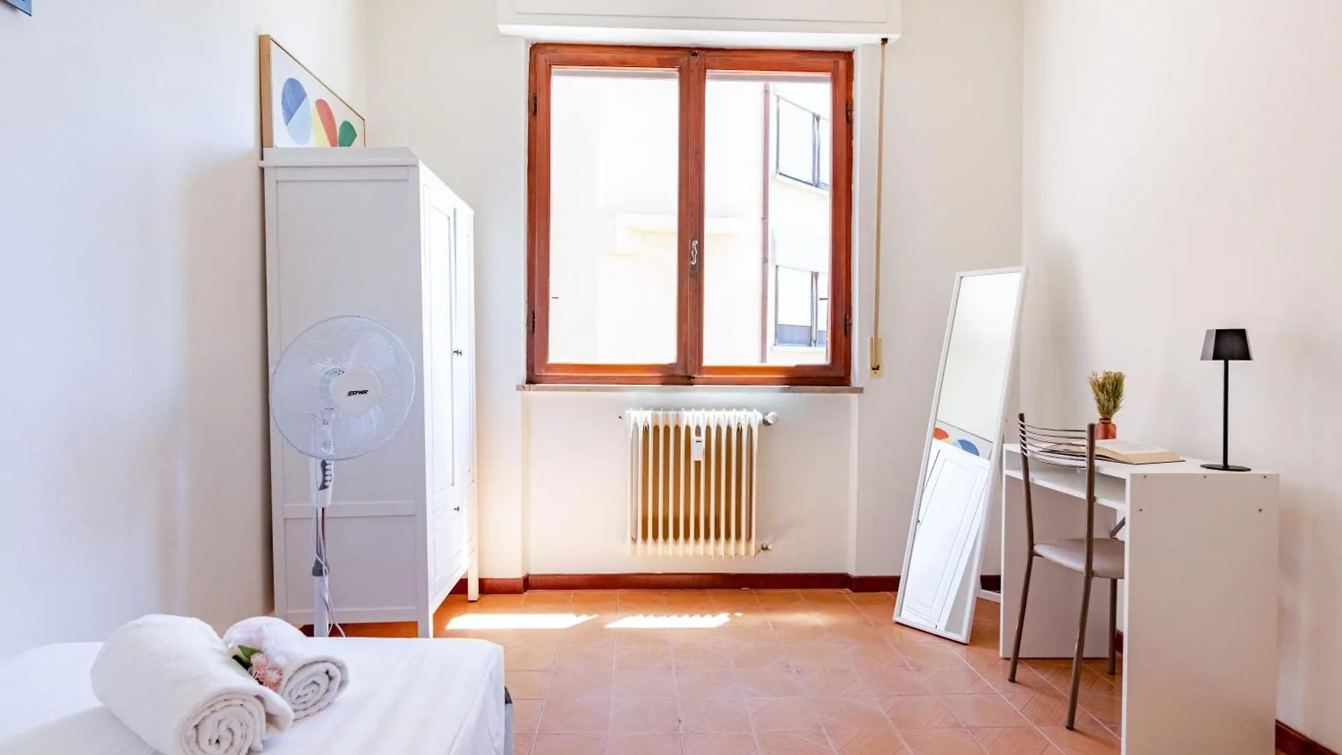 Apartamento Landi 9 - 2 Camere, 3 Balconi, Parcheggio, Zona Residenziale Pisa