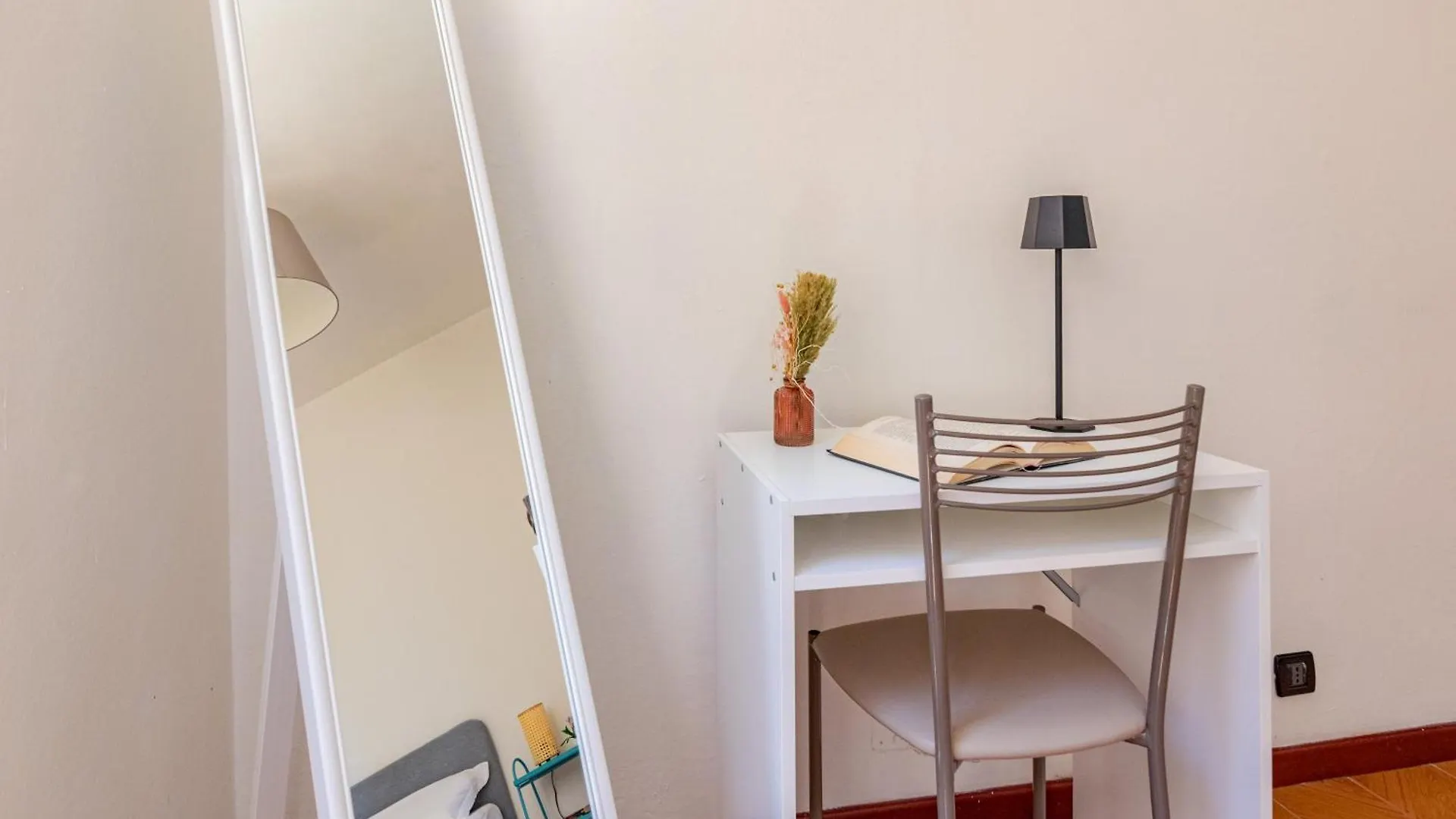 Landi 9 - 2 Camere, 3 Balconi, Parcheggio, Zona Residenziale Pisa Itália