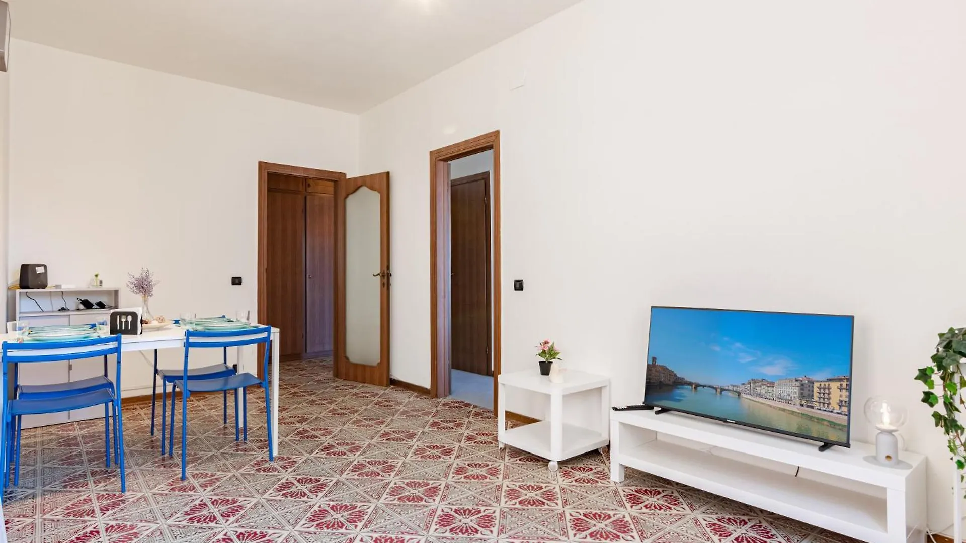 Apartamento Landi 9 - 2 Camere, 3 Balconi, Parcheggio, Zona Residenziale Pisa Itália