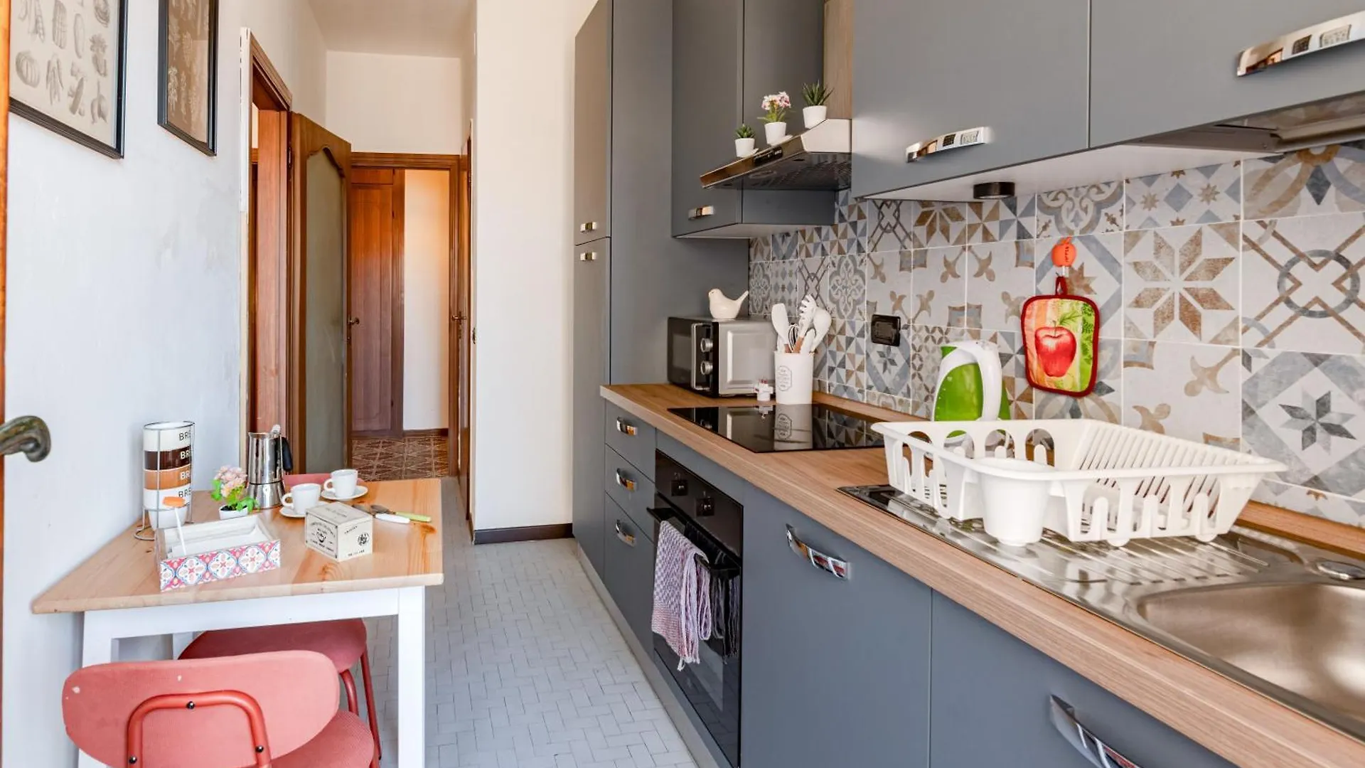 Landi 9 - 2 Camere, 3 Balconi, Parcheggio, Zona Residenziale Pisa Itália